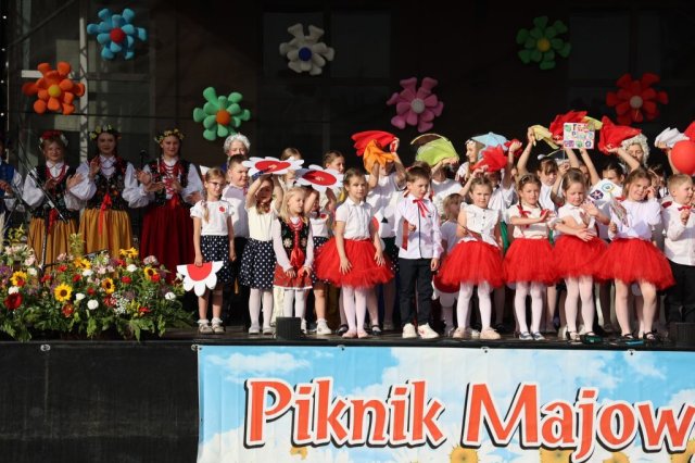 b_1024_768_0_00_images_2023_2024_WYDARZENIA_GMINNY_3MAJA_438129038_993461219454317_8722286407840881414_n